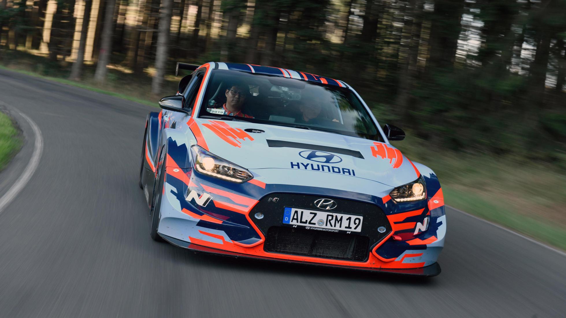 Hyundai ortadan motorlu RM19 prototipini tanıttı