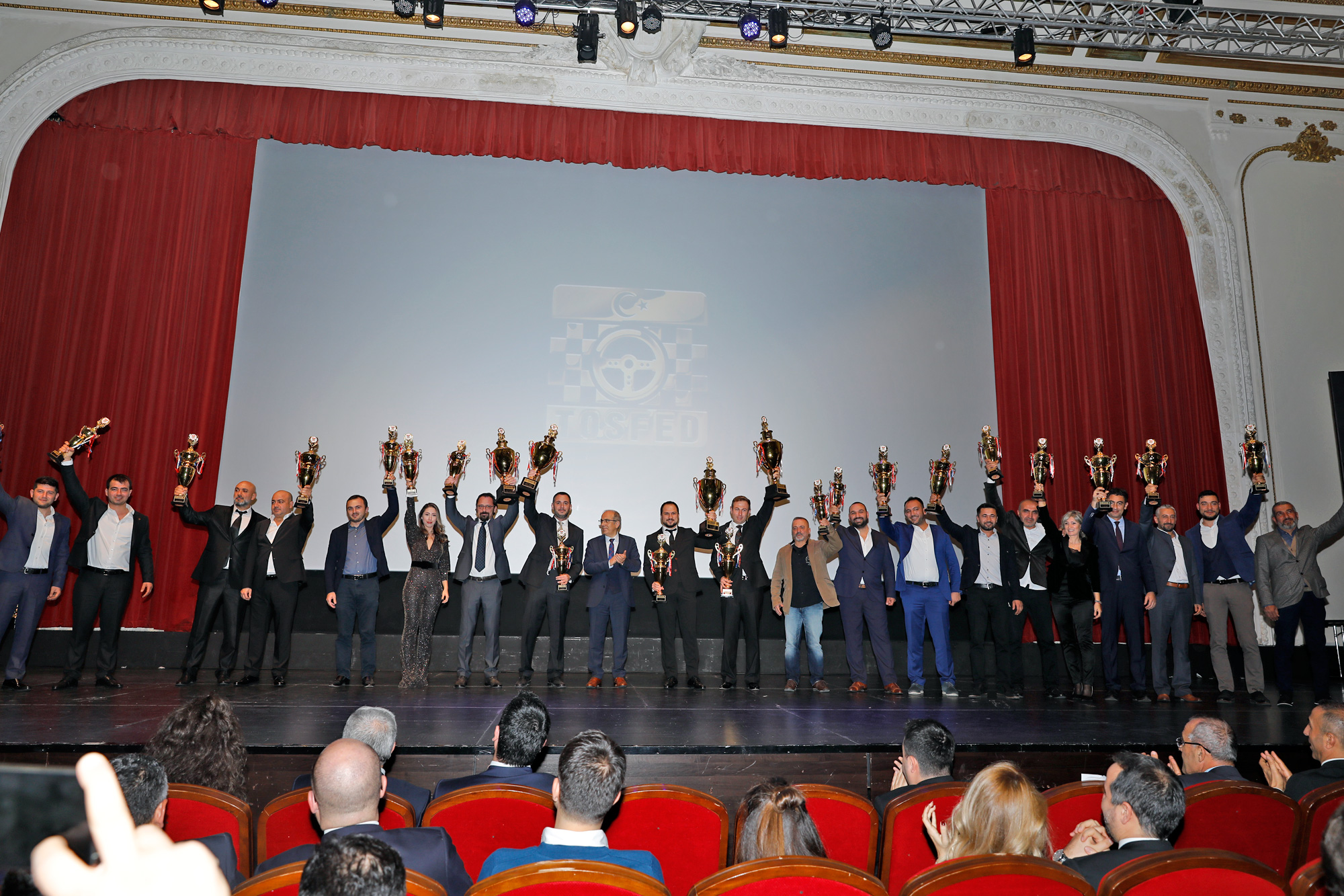 Yılın Ödüllerini aldılar!..