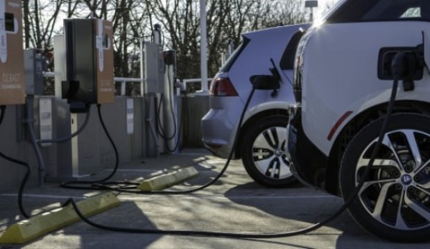 Şarj istasyonları çoğalıyor
