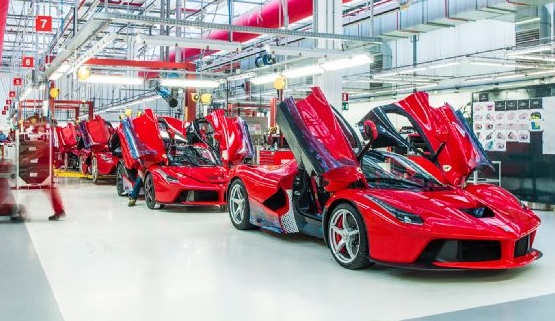 Ferrari de üretime ara verdi