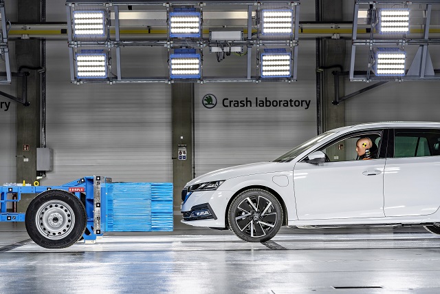 Skoda İleri Teknoloji Çarpışma Testi Laboratuvarını Açtı