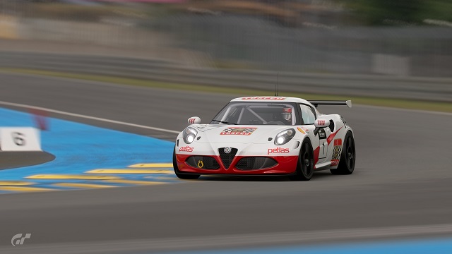 TOSFED Dijital Şampiyona ile otomobil yarışlarını evlere taşıyor!