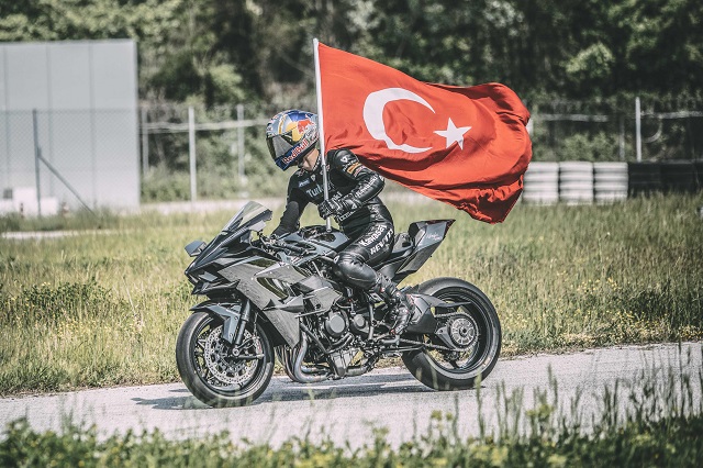 Red Bull'un efsane eski sporcusu Kenan Sofuoğlu ‘Köklerine döndü’