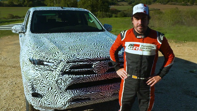 Toyota'nın yeni HILUX modelini Fernand Alonso test etti