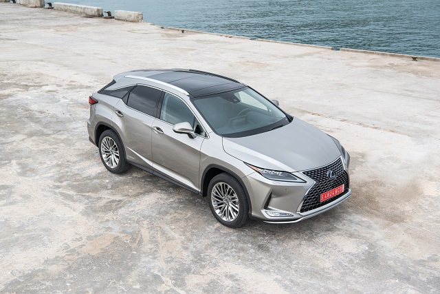 Lexus’un Lüks SUV’u RX Yenilenerek Türkiye Showroomlarında Satışa Sunuldu