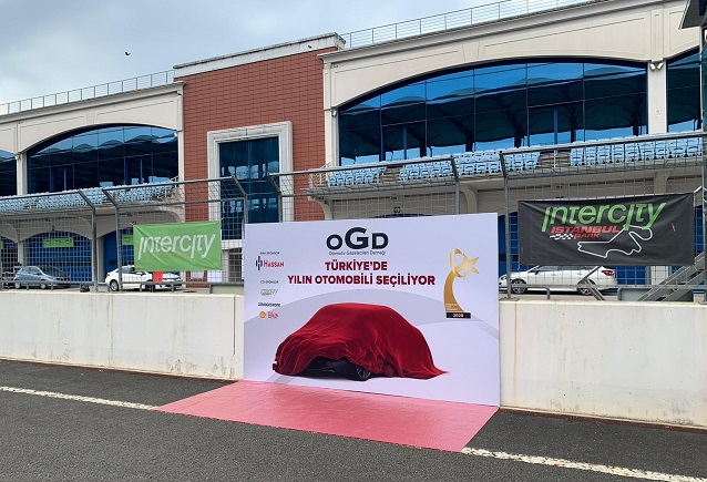 “Türkiye’de Yılın Otomobili” bu akşam belli oluyor! CANLI YAYIN: 20.15’te!