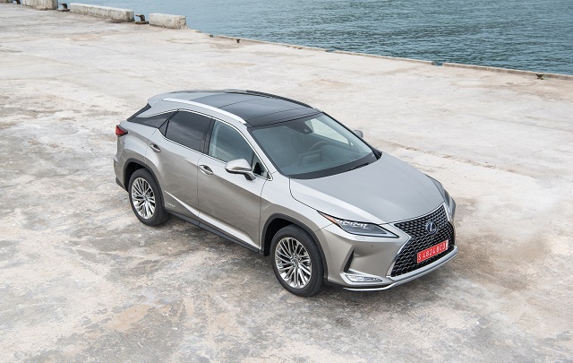 Lexus’un Lüks SUV’u RX Yenilenerek Türkiye Showroomlarında Satışa Sunuldu