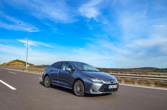 NE ALMALI NEDEN ALMALI? Toyota Corolla Sedan
