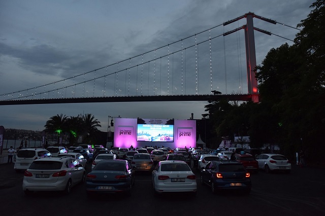 Arabada sinema keyfi