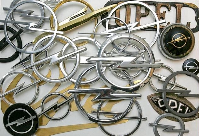 Tarihe ayak uyduran logo