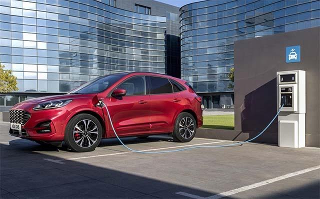 Ford Kuga'da yangın riski keşfedildi