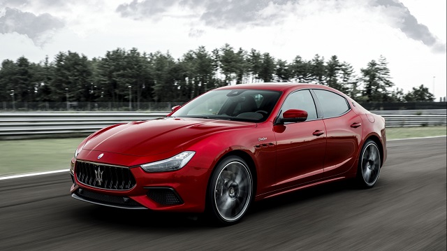 Maserati’nin En Hızlı Sedanları  Ghibli ve Quattroporte Trofeo