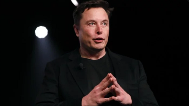 Elon Musk geleceğin Tesla modellerini konuştu