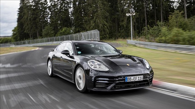 Panamera'dan ring turu rekoru