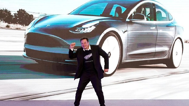 Tesla hisselerinde sert düşüş