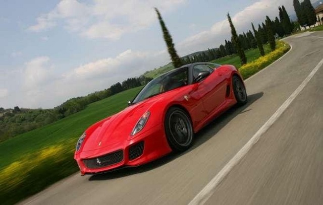 Maserati ve Ferrari’de iptal yok