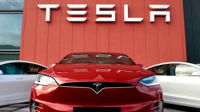 Tesla 5 milyar dolarlık hisse senedi  satacak