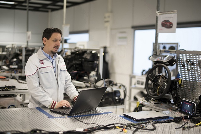 Tofaş, dünyaya mühendislik ihraç ediyor!