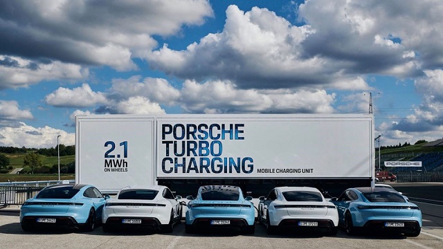 Porsche'nin ilgi çeken mobil şarj istasyonu