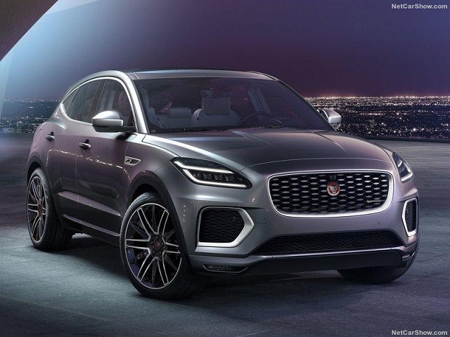 Jaguar E-Pace yüz gerdirdi