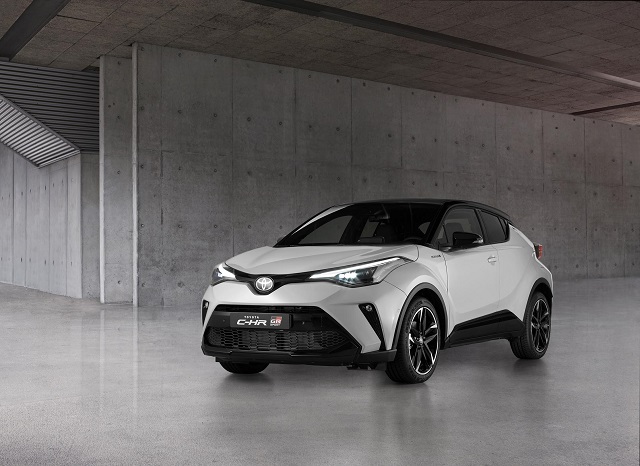 Toyota’nın sportif GR Sport ürün gamına C-HR da katıldı