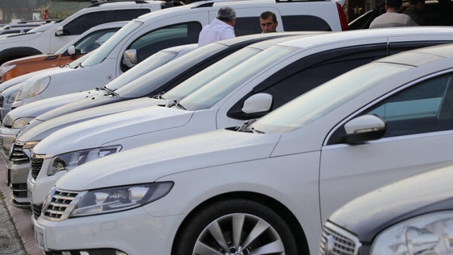 İkinci el otomobil satışları gaz kesti