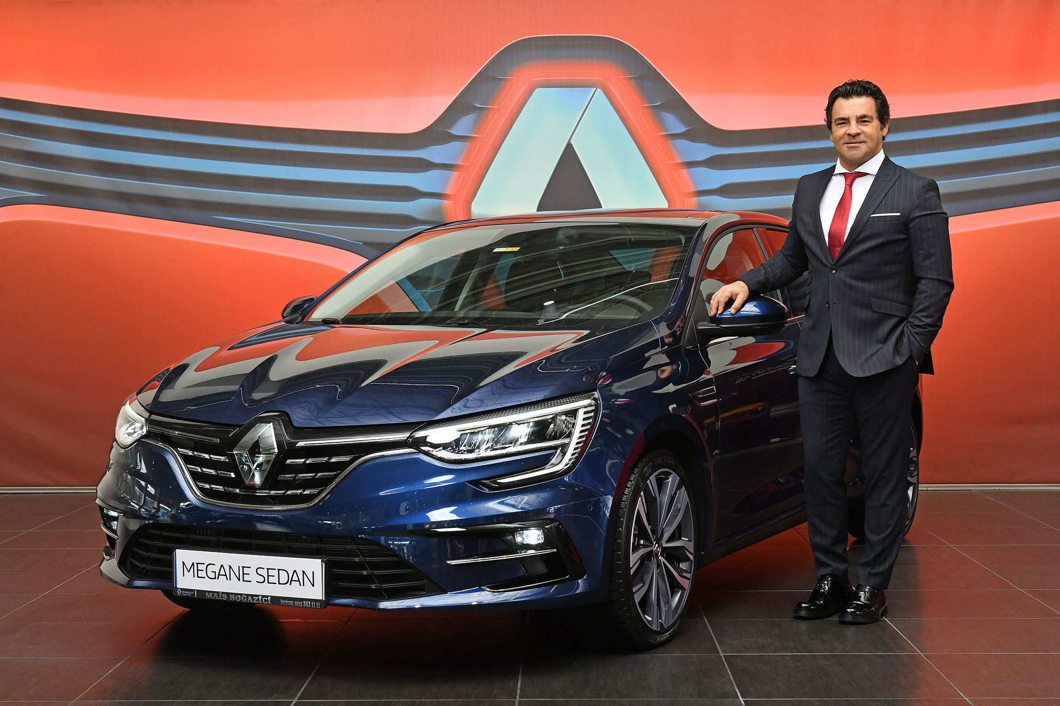 Renault Megane sedan yenilendi ve satışa sunuldu!