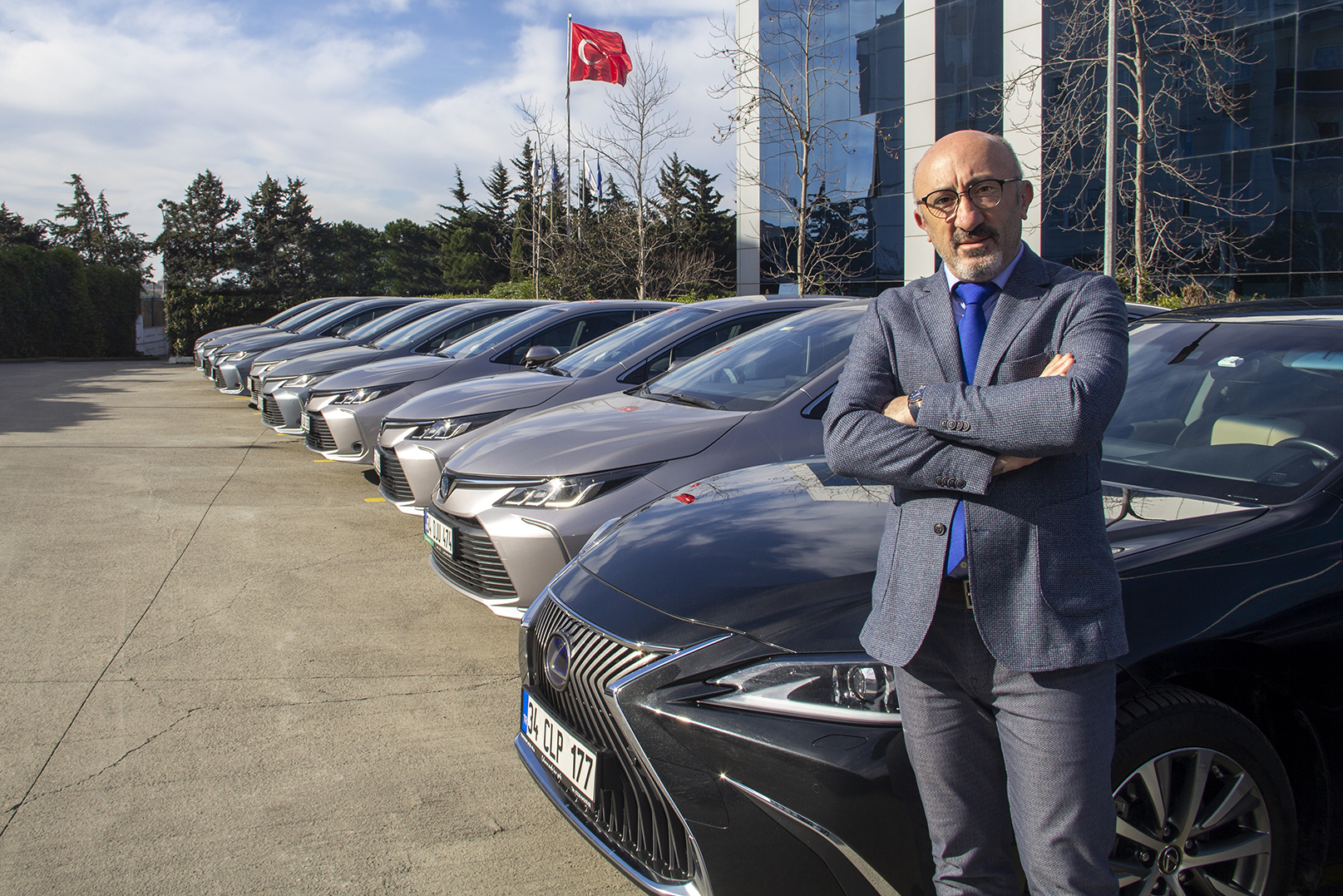 Tüm filosunu hibrite çevirdi