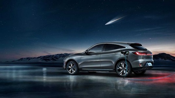 Huawei'nin elektrikli crossover modeli tanıtıldı