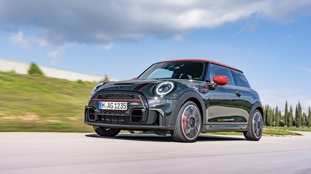 Yeni MINI John Cooper Works performans ve konforu birleştiriyor