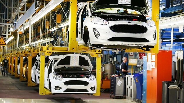 Almanya'daki üretim hattına çip arası verdi