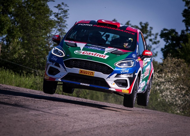 Castrol Ford Team Bulgaristan'da lider