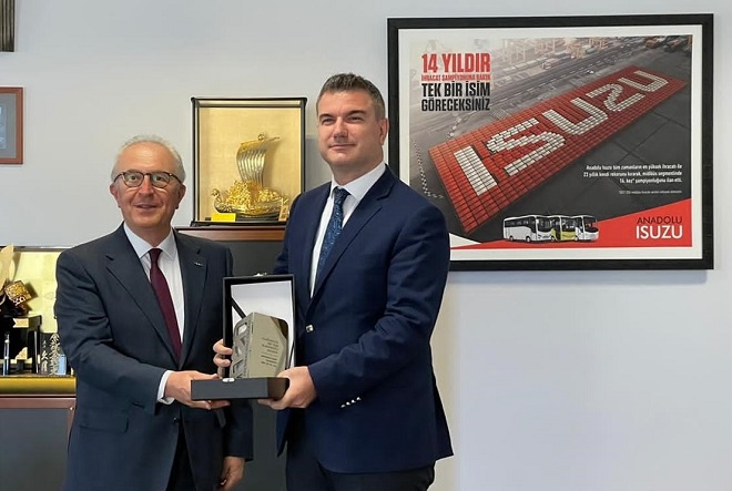 “Altın İhracatçı” ödülünü aldı