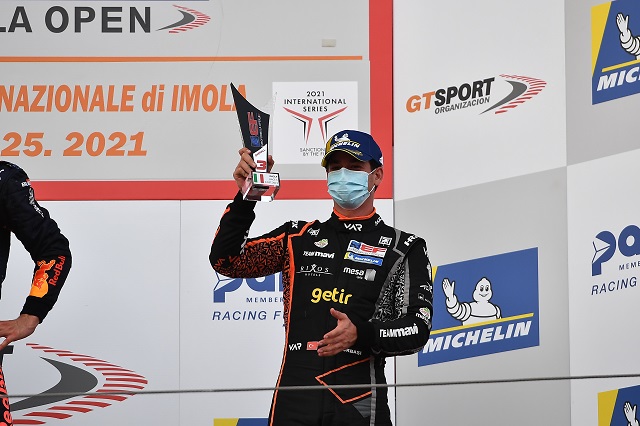 Bölükbaşı, İtalya'dan da kupayla döndü!