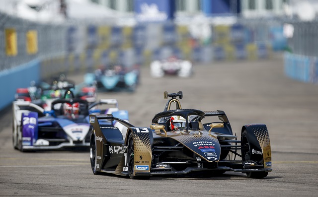 Sezonu podyumda tamamladı!