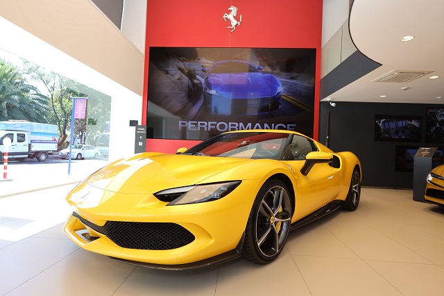 Ferrari 296 GTB Türkiye yollarına çıkmayı bekliyor