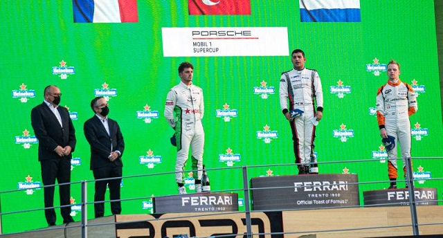 Monza’da Ayhancan’dan çifte podyum