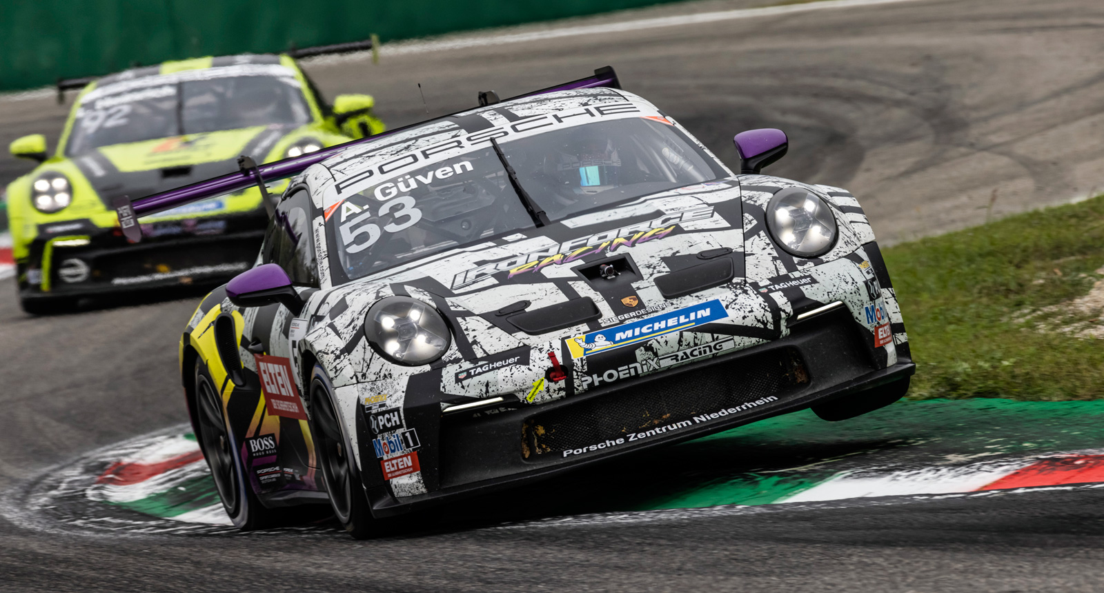 Ayhancan’dan Monza’da çifte podyum