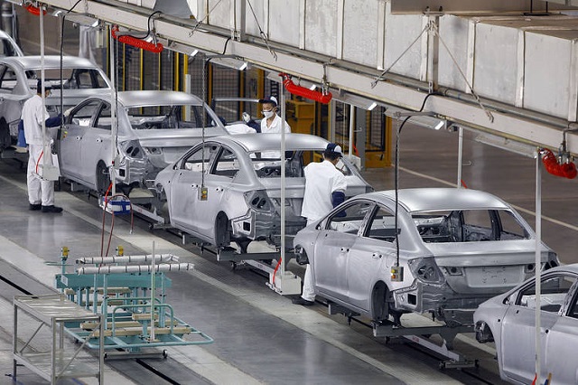 Otomotiv üretimi yarıya düştü!