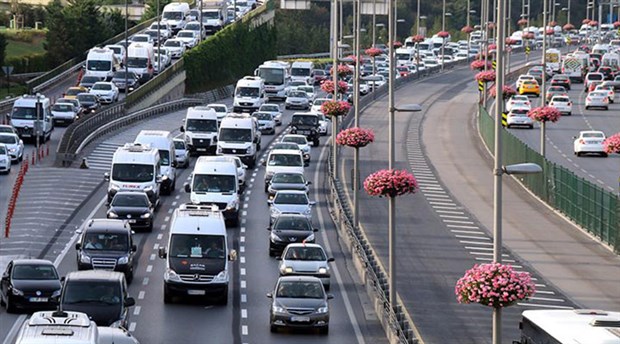 1 milyona yakın araç trafiğe kaydoldu!