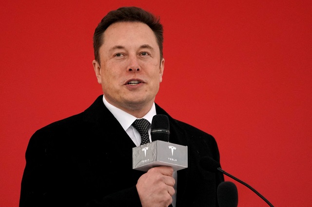 Elon Musk 11 milyar dolar vergi ödeyecek!