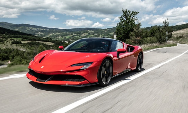 Ferrari'nin üst yönetiminde büyük değişiklik!