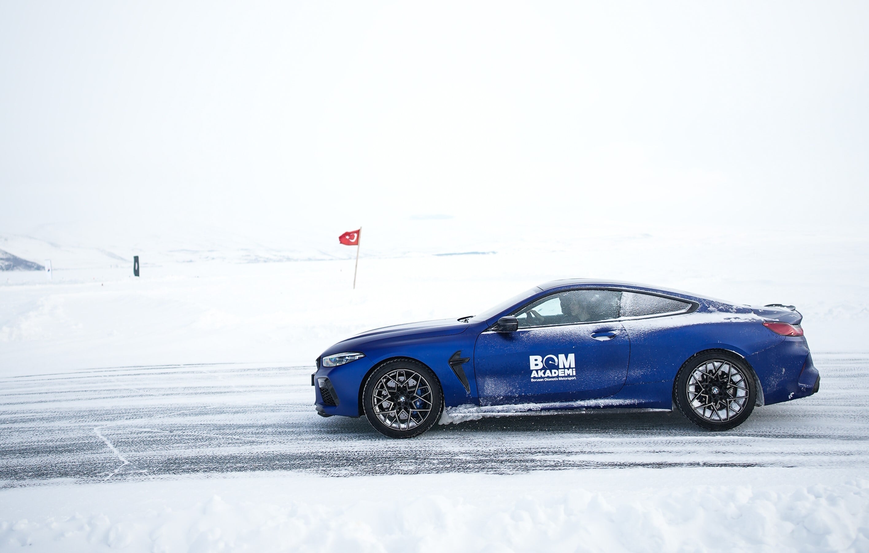 Donmuş Çıldır Gölü’nde  Buz Sürüşü Etkinliği