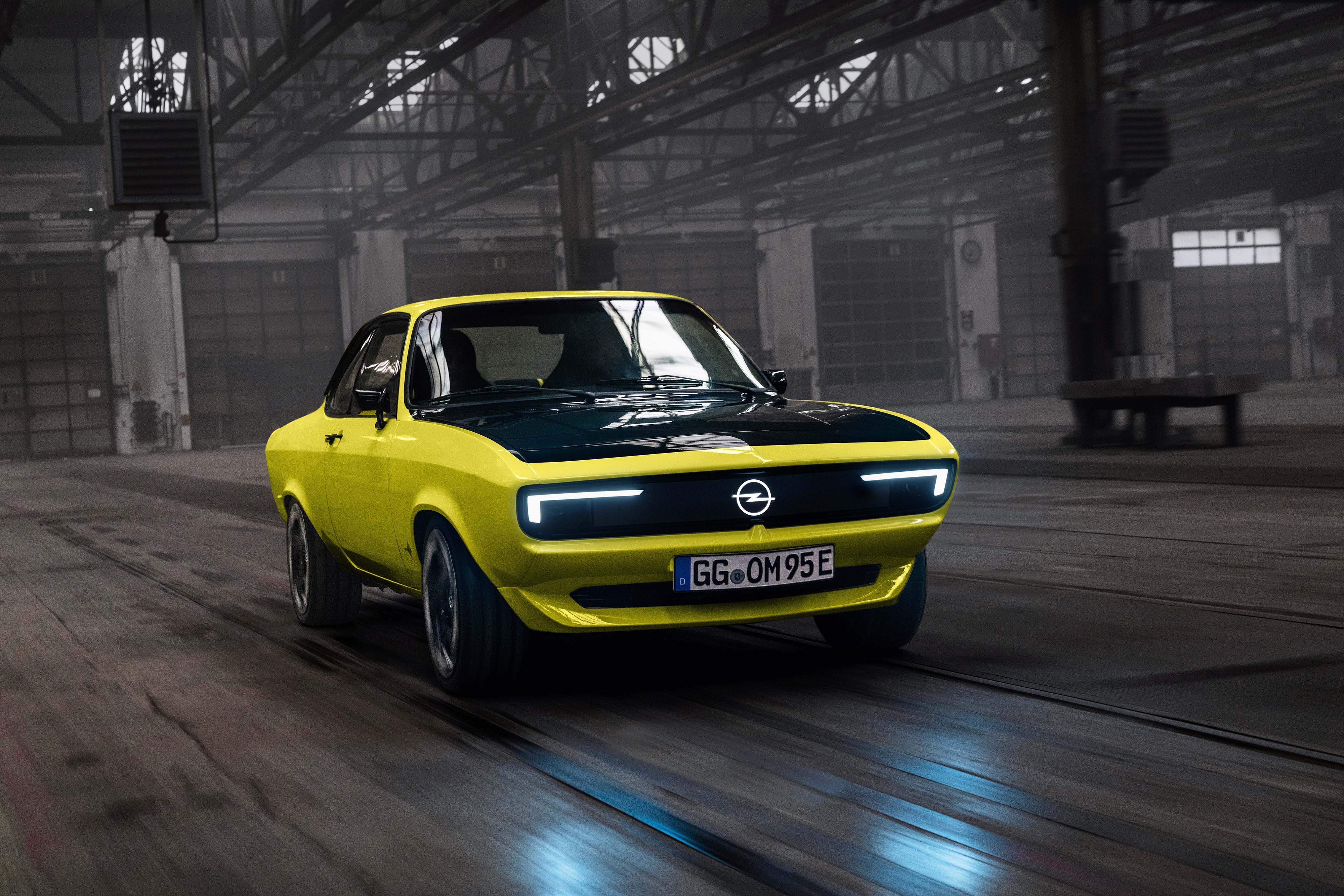 Büyük Ödülün Sahibi Opel Manta GSe ElektroMOD!