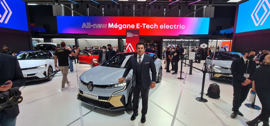 Renault'dan 10 yıl sonra Elektrikli Megane heyecanı!