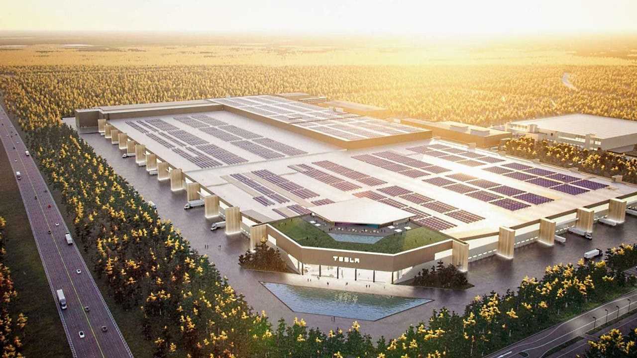 Tesla Almanya'daki fabrikası için onay aldı