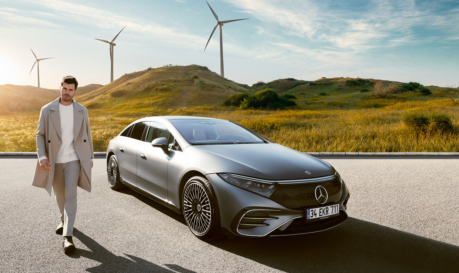 Mercedes-EQ, Kıvanç Tatlıtuğ'dan elektrik alacak!