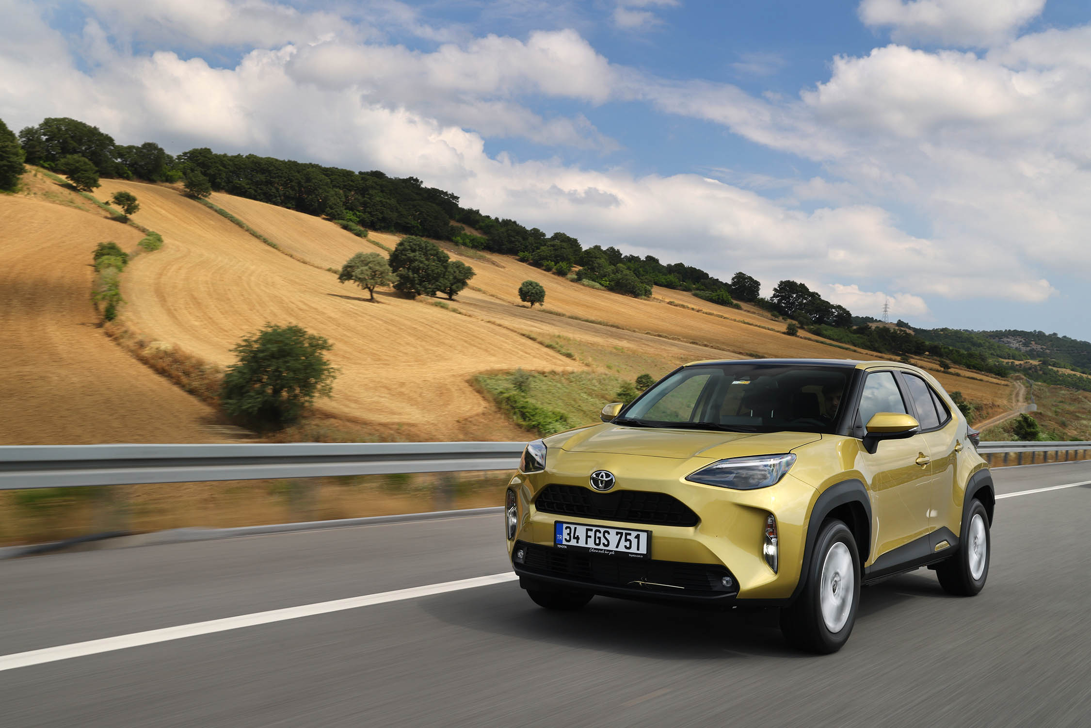 Toyota Yaris Cross satışa sunuldu!..