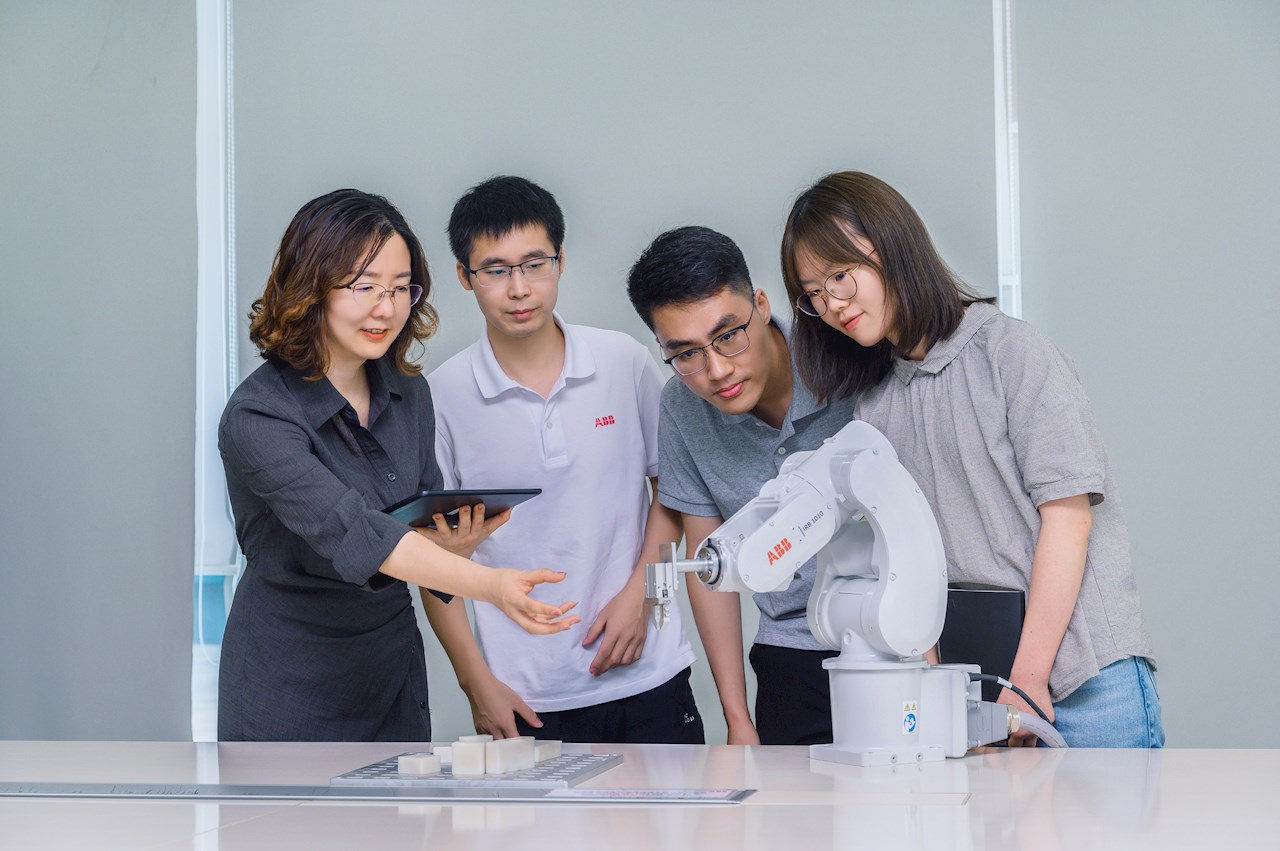 ABB, en küçük endüstriyel robotu tanıttı