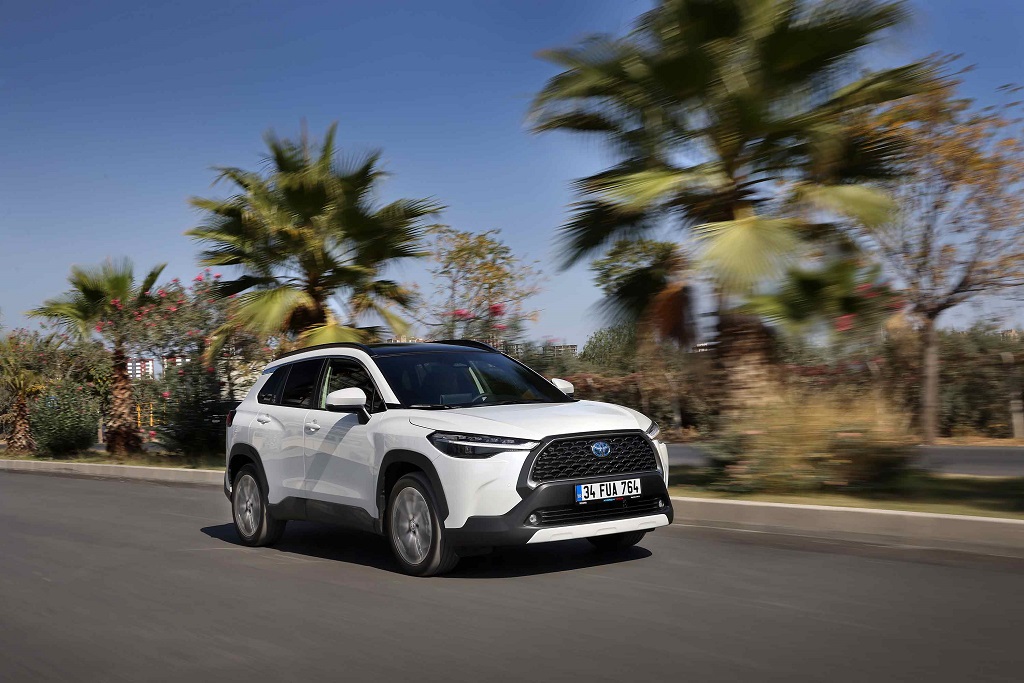 Toyota Corolla Cross Türkiye'de satışa sunuldu